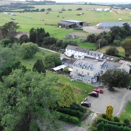 No 4 Trelawney Apartment - Onsite Bar - Restaurant - Horse Riding Menheniot ภายนอก รูปภาพ