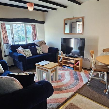 No 4 Trelawney Apartment - Onsite Bar - Restaurant - Horse Riding Menheniot ภายนอก รูปภาพ
