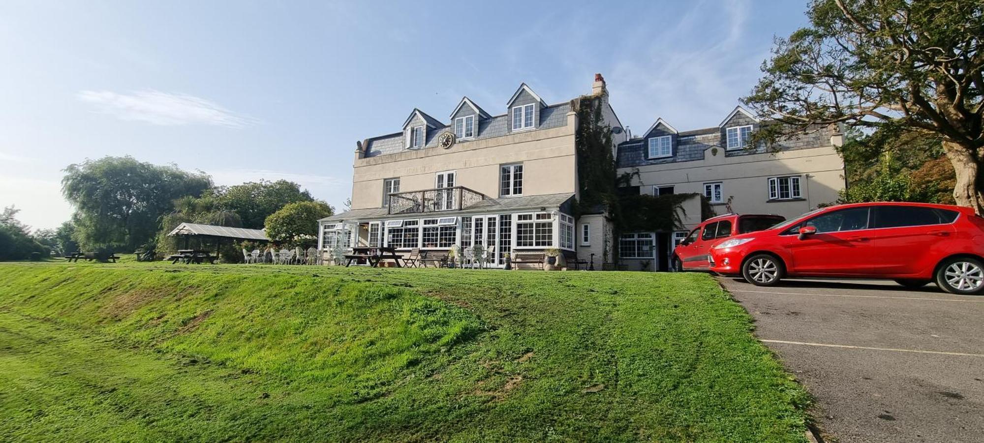 No 4 Trelawney Apartment - Onsite Bar - Restaurant - Horse Riding Menheniot ภายนอก รูปภาพ
