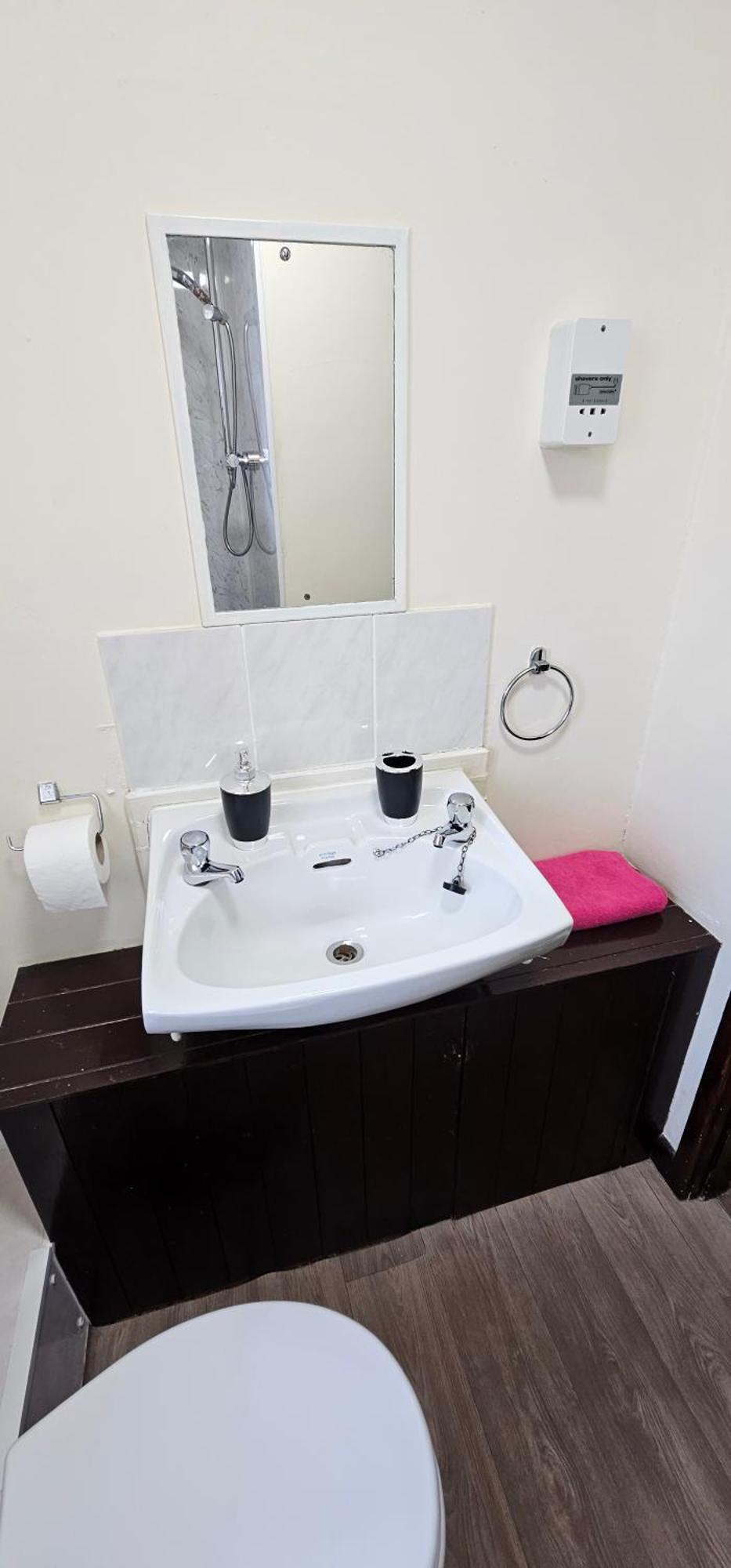 No 4 Trelawney Apartment - Onsite Bar - Restaurant - Horse Riding Menheniot ภายนอก รูปภาพ